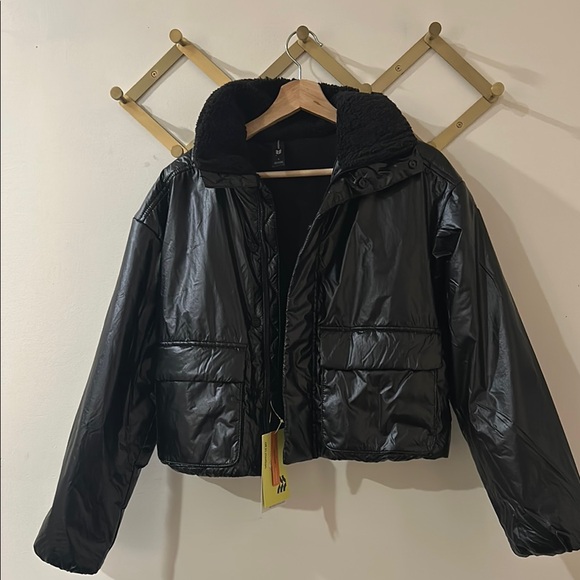 All in motion Puffer Jacket - Picture 2 of 7